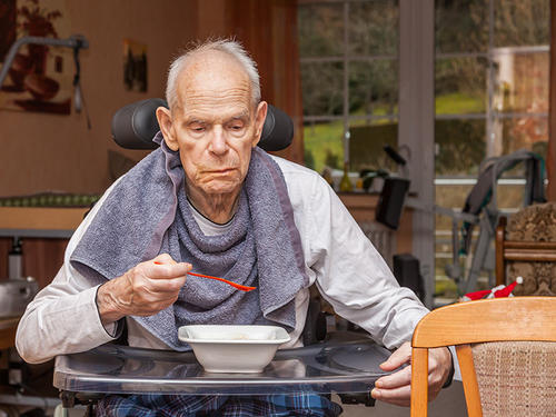 小脑萎缩患者在生活起居饮食方面注意事项