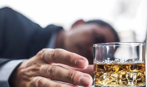 患上脑萎缩能少量饮酒吗？